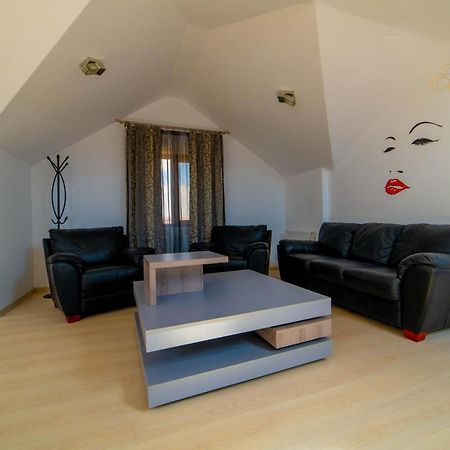 Villa Etiquette Deva Exteriér fotografie